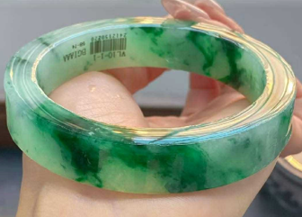 Green Jade Bangle